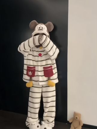 好朋友 送我一套 谢谢#睡衣 #睡衣家居服 #米奇 #敲可爱 #也太可爱了吧