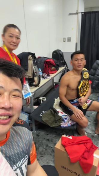 #郭强格斗寻找下一个冠军 恭喜“彝族小霸王”曲木溪福拿下第一个彝族踢拳世界冠军@郭强|斧腿战队招募中| @曲木溪福