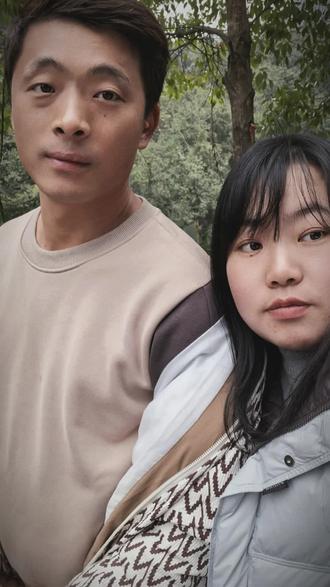 长辈也好,晚辈也罢,前者不倚老卖老,后者不嚣张跋扈,如果你不尊重我,我也必敬你,这年头谁都不傻,好赖话谁都听的懂,敬着你你是个人,不敬着你你又算什么东西 砸了别人的锅,你未必也能吃饱,吹灭别人的灯,也未必照亮你自己,堵死别人的路,你未必能跑多远 作为长辈谎话连篇,演技精湛,揣着自私让你大度,装着糊涂让你受委屈,我不傻,你对我怎样,我心知肚明,我是远嫁,我不是好欺负 我吃什么喝什么 你没有给我一分钱 不关你的事 我们互相照顾 互相理解 从小他没有人关心 没有人心疼 没有人帮 到现在也不容易 他站我这边 我也会站在他身边 在别人说他没良心 伤得遍体鳞伤时候 我就在想 这么没有心机 一直对他很好的家人 为什么要这样伤害他 你们觉得我是外人欺负我 但是你们不知道你们伤的是他