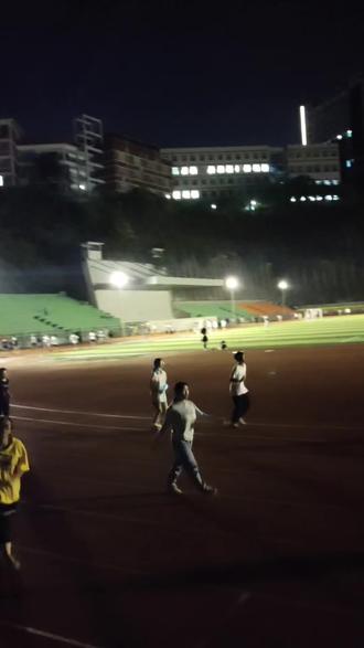你知道田径跑道每圈有多长吗?#田径 #跑步