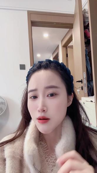 毛毛外套搭蕾丝内搭的诱惑你们受得了嘛,我可受不了🤦♀️#毛毛外套搭配 #蕾丝内搭 #蕾丝打底衫 #内搭外穿都好看 #新年穿搭 @我要上热门 @上热门🔥🔥🔥