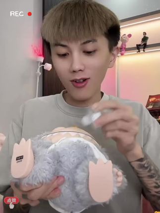 有时候自己明明没有做什么,但是就是会莫名其妙的尴尬。后来我发现了这个小东西,每次就往内内上滴两滴,不仅能够快速分解异味,还自带女生专属的小香气,再也没有那种难堪的尴尬了#香水 #香水推荐 #秘密香水