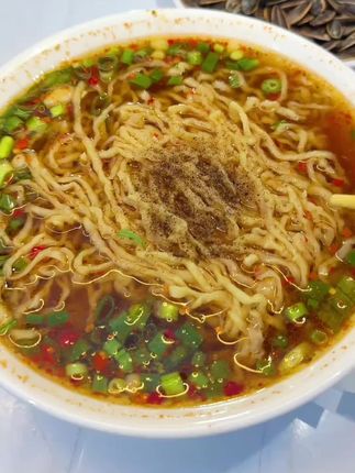 #小刀面 来碗大武店小刀面吃吃吧@DOU+小助手 @DOU+上热门 @DOU+好生意