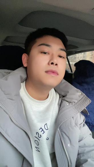 乾坤未马 你我皆是黑定#告诉老默我想吃鱼了 #东北男孩 #搞笑段子