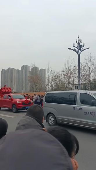 2026年正月十五宝鸡陈仓区虢镇社火表演。