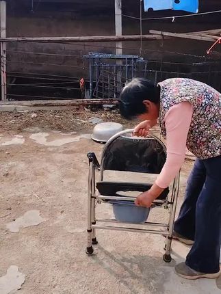 老年人坐便椅凳老人专用移动孕妇坐便器卧室蹲便马桶蹲厕防滑洗澡