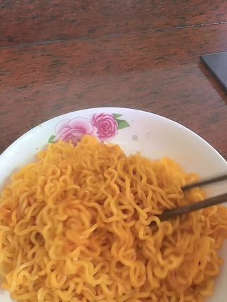 #拌面#蟹黄拌面#太香啦#点心美食#快来一起尝个鲜 @抖音小助手 @抖音美食达人助手