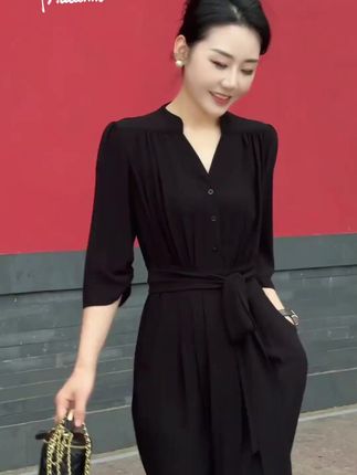 轻奢法式连衣裙,女款收腰显瘦开叉超优雅! #显瘦开叉裙 #优雅气质裙 #收腰显瘦裙 #开叉连衣裙 #轻奢女裙