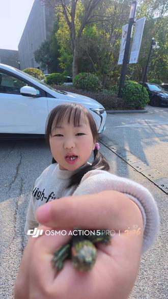 大疆运动相机A5适合日常Vlog吗?必须运动才拍的好吗?今天 拍了一段室内和室外对比,是不是室内要调整参数啊?#大疆action5 #大疆运动相机 #新手博主 #大疆action5参数 #运动相机