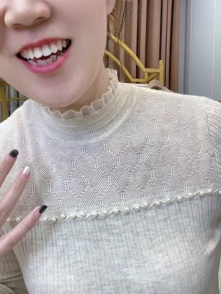好看洋气的钉珠针织衫 #中年妈妈装 #我要变美 #纪录美好生活 #秋装穿搭 #半高领打底衫