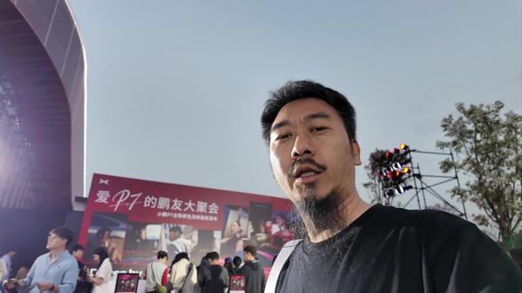 搭载第二代VLA 小鹏P7上市啦 小鹏P7发布会推出星曜红、暗夜黑、星云白三款全新配色,搭载第二代VLA智能驾驶系统,新增Max、Ultra SE两款车型,官方指导价20.38万元-30.18万元。#小鹏P7