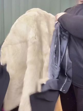 穿脱方便又显瘦,这件大毛领派克 服必须拿下!