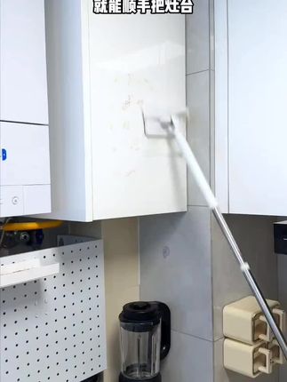 姐妹们,家里用过的洗脸巾千万不要丢,再装上这个,擦哪里都方便#大卫拖把 #洗脸巾拖把