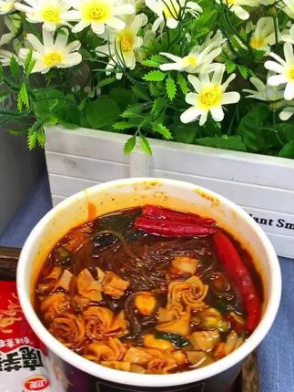 滋味独特 纯红薯粉桶装甄选夜宵速食食品#精选原材料 #品质保证 #家庭分享#速食美食 #嗦粉