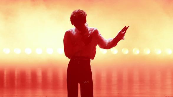 这个抖颜一完全爱豆来着 #孙恩盛 #2025抖音直播盛典 #2025抖音年度嘉年华 #孙恩盛我想要占据你好会跳 #舞台直拍