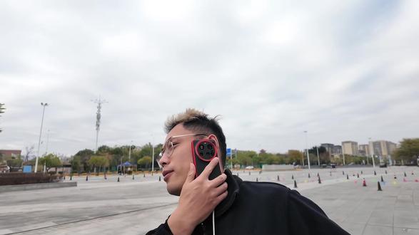 听说大疆1月6日晚上8点要发布新品了?好像还是很实用的玩意。 #大疆 #大疆新品 #DJI