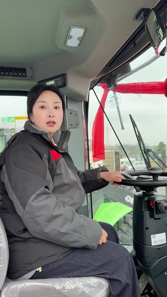 带大哥看看,徐工电动装载机内饰!