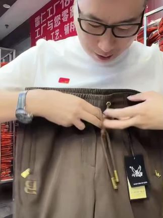 夏季轻奢直筒休闲裤,柔软舒适百搭#时尚潮流裤子 #不挑人胖瘦都能穿