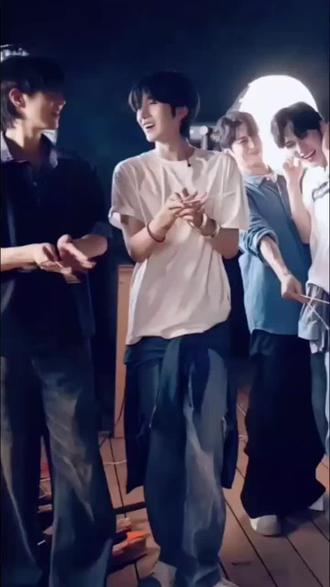 Hello,大家好,我们是desire4!#安利#desire4#向佐 音频yc:@窝系霸总³