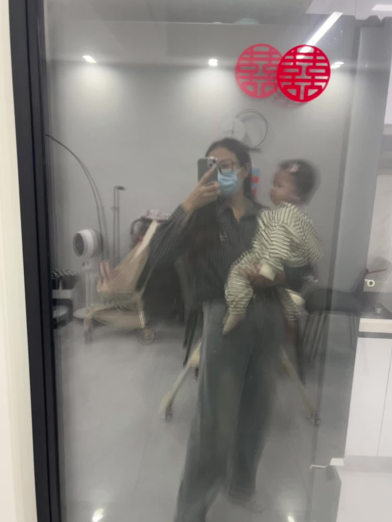 出门遛娃🛒#对镜拍 #母女日常
