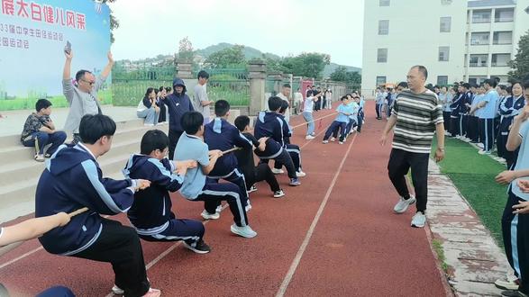2026八年级拨河比赛总决赛#校园学生运动 #趣味校园运动会 #记录校园体育生活 #校园趣味运动会 #拨河比赛