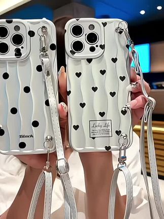 适用苹果16ProMax手机壳爱心波点立体波纹iPhone15可调节皮质挂绳14pro高级电镀13潮女斜挎全包保护套#可斜挎手机壳#时尚手机壳#时尚手机壳#创意手机壳#小众手机壳