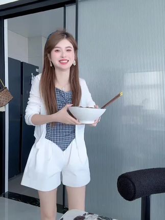 【许小姐专属】夏季格子吊带修身打底上衣薄款长袖防晒开衫两件套装#夏季上衣 #格子吊带 #修身上衣 #防晒开衫 #夏季套装