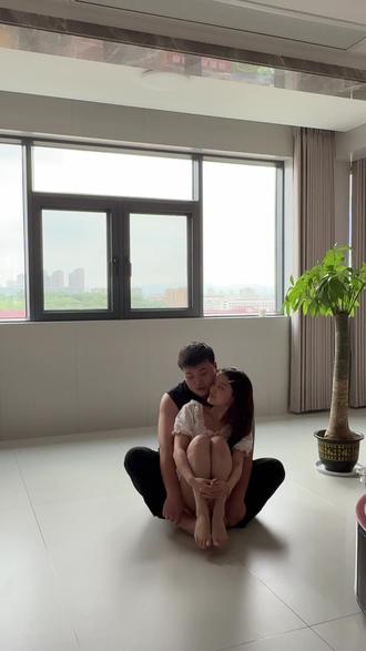 男友牌不倒翁,他说他肯定行!然后……#情侣不倒翁 #不倒翁挑战