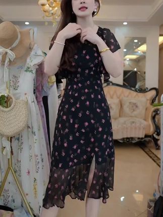 法式时尚碎花连衣裙女2025夏季新款气质显瘦设计感中长款休闲裙子#连衣裙 #夏季连衣裙 #连衣裙推荐 #休闲裙子 #时尚连衣裙