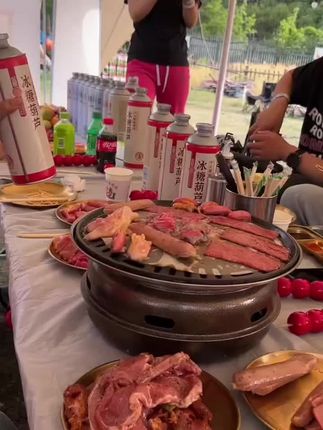 夏天 烧烤 冰糖葫芦中式精酿啤酒!#金星啤酒#金星中式精酿啤酒#金星冰糖葫芦#夏天的味道 #露营@DOU+小助手