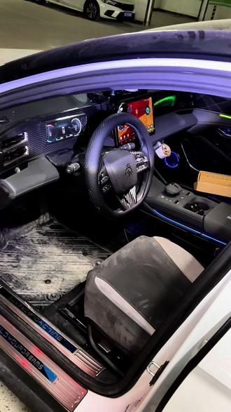 固特异星空方向盘套 会呼吸的方向盘,告别手汗闷湿好橡胶无异味儿环表内圈柔韧更耐久,告别凭空手感,驾驶从此焕然一新#固特异方向盘套 #车载好物分享#比亚迪秦l