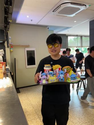 肯德基六一礼物史迪奇玩具‼️✅好可爱每个都有特殊玩法#肯德基玩具
#史迪奇玩具套餐
#肯德基六一
#六一儿童节联名
