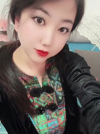#早秋冷冽又随性的气质穿搭 新款上新~欧货复古新中式盘扣丝绒气质小衫简约时尚百搭款#洋气减龄 #气质穿搭 #遮肉显瘦 #谁穿谁好看