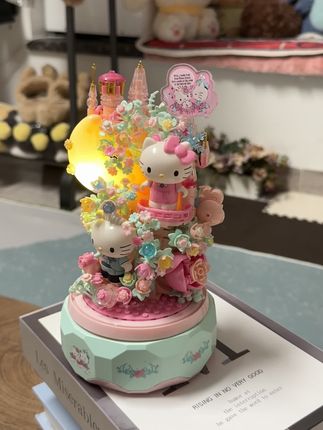 幸福有很多种 有人给拼kitty音乐盒是一种~ #hellokitty #音乐盒 #积木 #手工diy