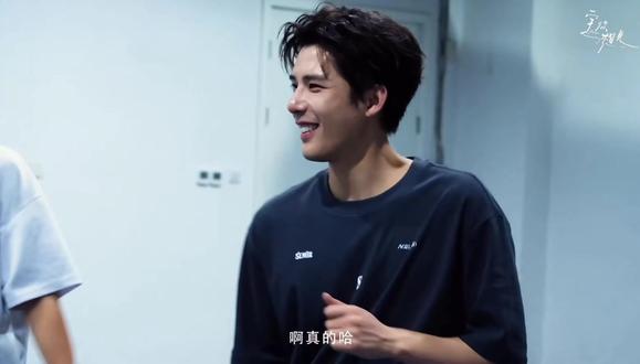 自己说自己就适合跳很怪的舞哈哈哈哈#螃蟹舞 #王安宇 #王安宇见面会