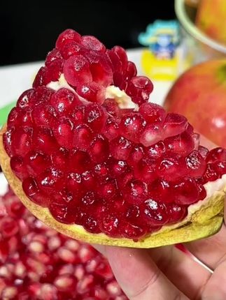 四川会理软籽石榴成熟了,不用吐籽的石榴,#石榴 #软籽石榴 #新鲜应季水果#强烈推荐