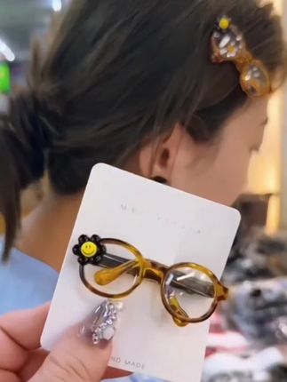 笑脸眼镜!设计感发夹女侧边夹子新款发卡发饰前额碎发刘海夹#眼镜发夹#发夹 #碎发整理 #气质百搭 #美出新高度