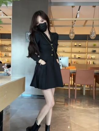 #优雅气质 #显高显瘦显腿长 #穿出高级感 #时尚穿搭 #通勤搭配