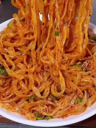 A股为什么会暴涨,背后的三大原因缺一不可,国家出手稳准狠股民终于盼来了春天?#A股#财经科普#美国降息#祖国强大#股票