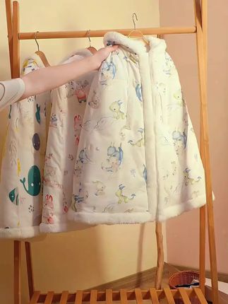 秋冬必备!七彩博士婴幼儿加绒加厚防风连帽披肩 #宝宝加厚披风 #婴幼儿披风 #防寒宝宝披风 #宝宝用品 #儿童防寒披肩