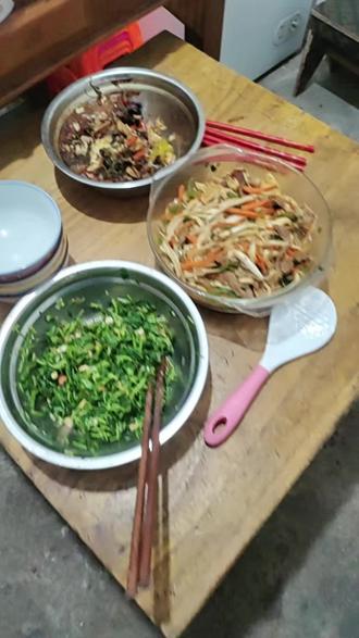 菜炒好了,米饭都没煮,忘记按电饭煲了🤭🤭