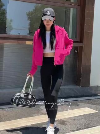 Scuba秋冬女款加绒短外套,保暖又时尚! #加绒短款开衫 #加绒加厚服装 #立领修身外套 #立领修身 #女士运动装