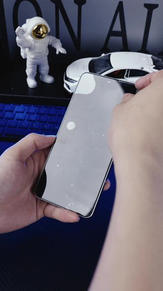 iQOO手机定制无黑边钢化膜,没有黑边还耐刮耐磨,玩游戏必备 #闪魔 #iQOO手机 #无黑边手机膜 #贴膜小技巧 #无尘贴膜舱