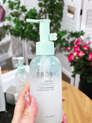 半亩花田去角质啫喱,容量 150g,果酸温和无刺激,有效净澈死皮,男女适用#150g大容量 #果酸不刺激 #有效去角质 #磨砂感足 #男女皆宜