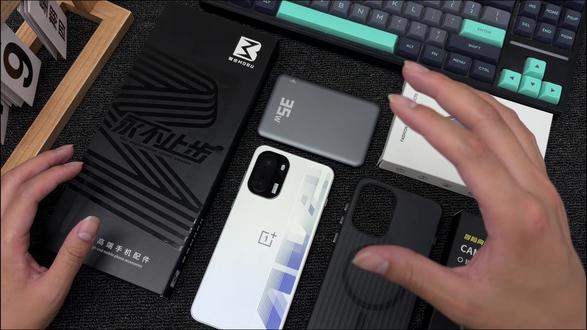 一加ace6究竟要选什么样的钢化膜?#一加 #一加ace6 #一加ace6钢化膜 #一加ace6手机壳 #数码科技