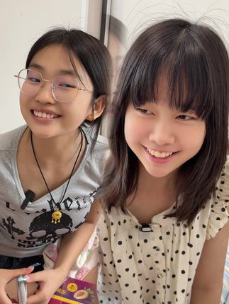 两个人一点正经也没有