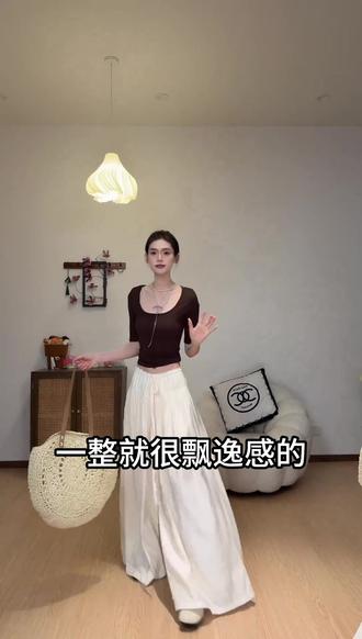 修身显瘦大U领中袖T+慵懒木耳边捏褶宽松阔腿裙裤 #穿搭 #夏日穿搭 #阔腿裤 #夏季穿搭