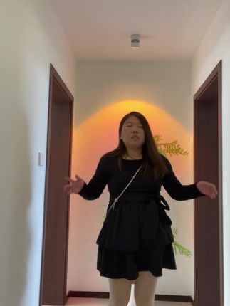 问的最多的就是玄关灯在哪里买,直接点开视频左下角进行购买