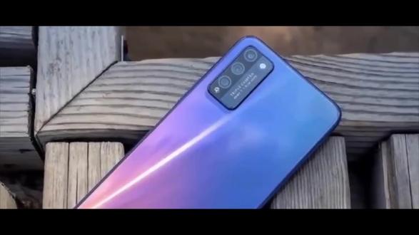 荣耀X60i在多任务处理与游戏操作上的表现可与高端机型媲美