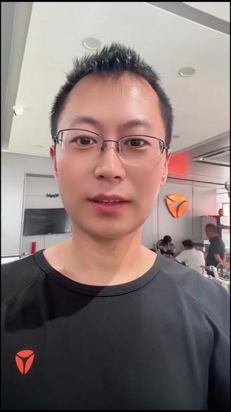中程续航骨架车!雅迪b18、b10、摩登美K您喜欢哪款车? 中程续航骨架车!雅迪b18、b10、摩登美K您喜欢哪款车?欢迎留言评论!太原的家人们速来抢车!山西太原杏花岭区敦化南路,四个雅迪专卖店!两个雅迪售后服务中心!您想要电动车的一切,雅迪全都有!太原雅迪人真诚为您服务!开心购好车!售后有保障!欢迎您来店摸车试骑!#太原 #雅迪电动车 #买车 #好车不等人 #热门